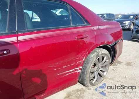 2014 Chrysler 300 300S z USA, uszkodzony, nr VIN 2C3CCABG1EH331116